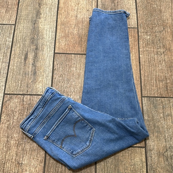 Levi’s Women’s Sz 31 Stretch 724 High Rise Crop Straight Jeans - Picture 6 of 13